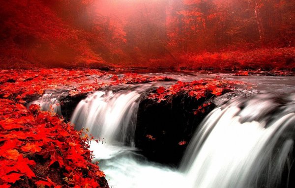 Красный водопад