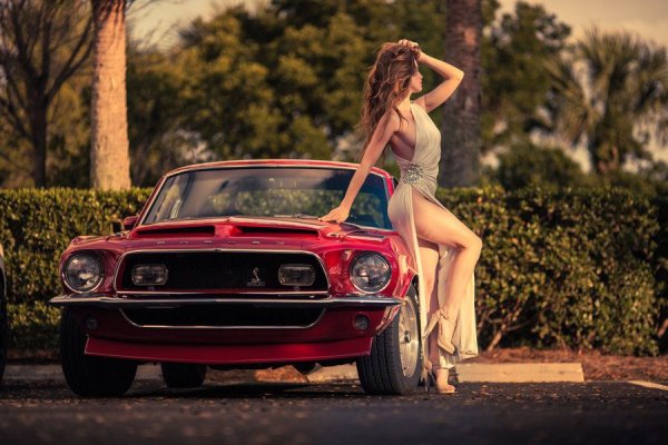 Ford Mustang 1966 и бабы