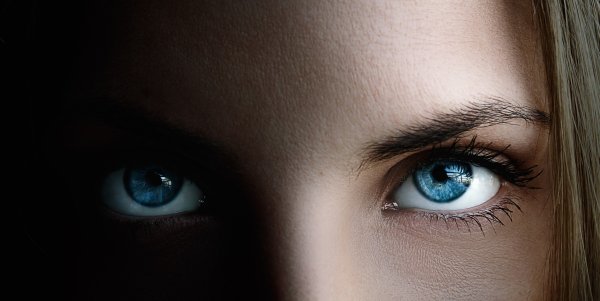 Синие глаза