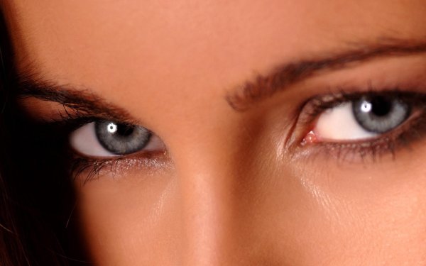 Красивые женские глаза