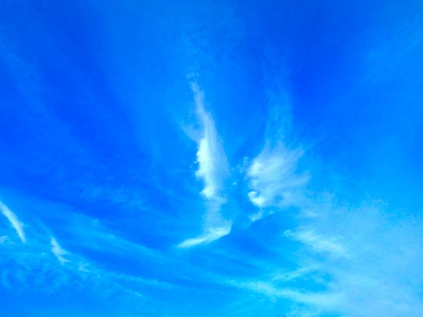 Голубое небо с ангелами