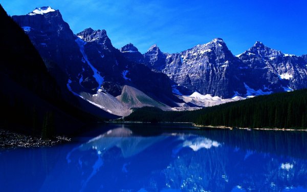 Голубое озеро Альпы
