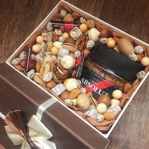 Подарочный ящик со сладостями