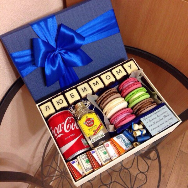 Коробка с конфетами в подарок