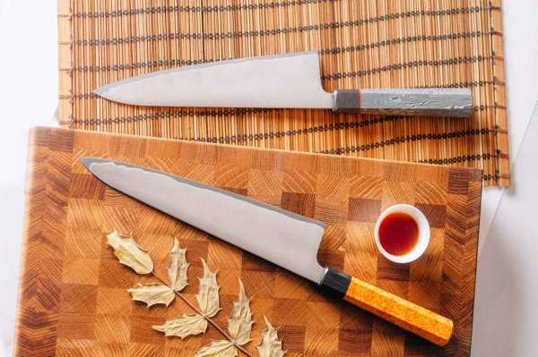 Простой кухонный нож