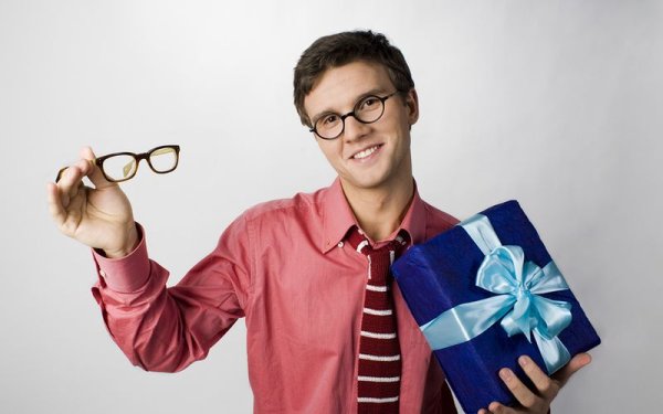 Мужчине в подарок очки
