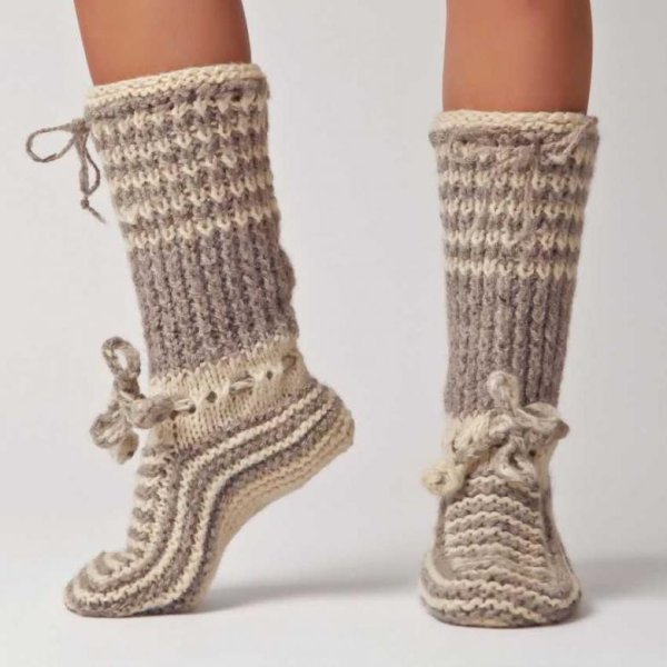 Вязаные носки женские