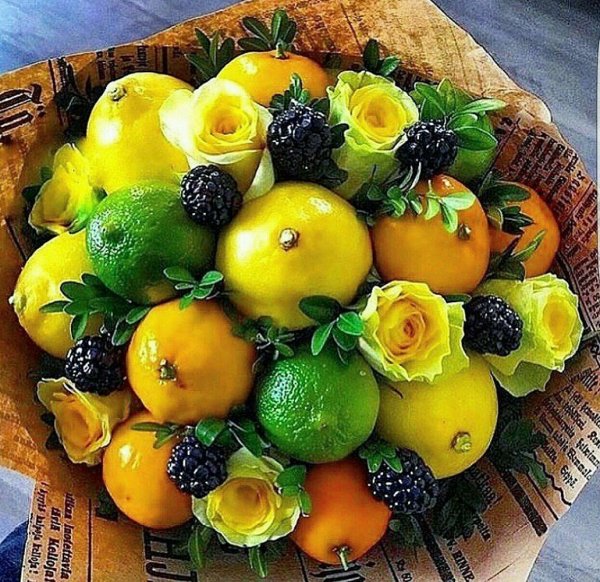 Необычные букеты из фруктов