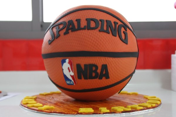 Торт с баскетбольной тематикой
