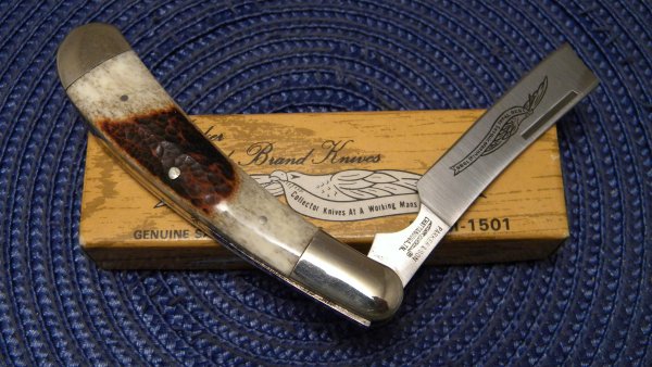 Старинная бритва в виде ножа