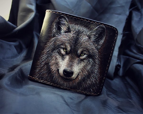 Бумажник с волком