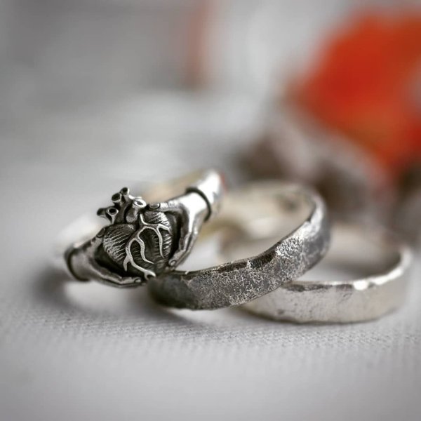 Необычные серебряные кольца