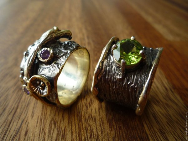Необычные кольца с камнями