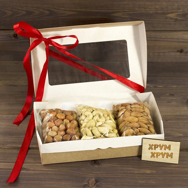 Коробка с орехами в подарок