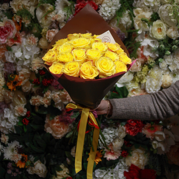 Подарок мужчине желтые розы