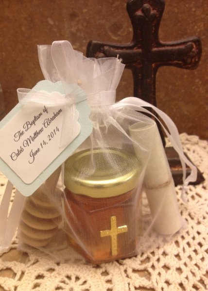 Подарки на крещение гостям