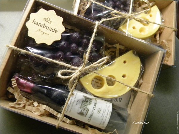 Подарочный набор вино и сыр