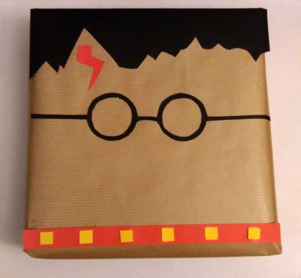 Упаковать подарок Гарри Поттер