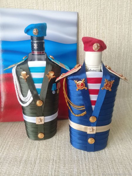 Бутылка в военной форме