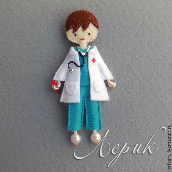 Кукла врач из фетра