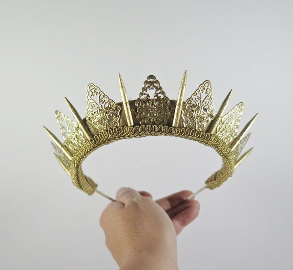 Необычная корона