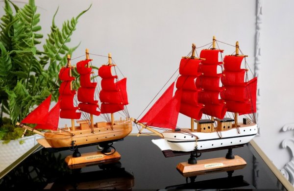 Модель парусного корабля "Алые паруса" 20 см