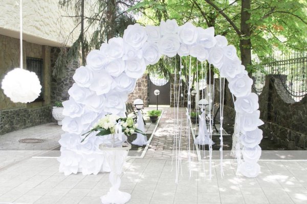 Свадебная арка из пластика