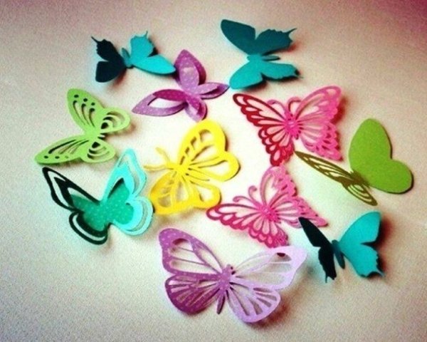 Бабочка из цветного картона
