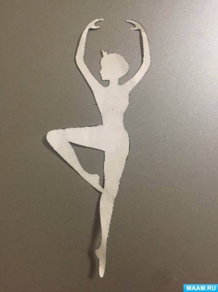 Балерина из бумаги