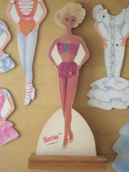 Бумажные поделки Барби