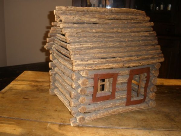 Домик из деревянных палочек