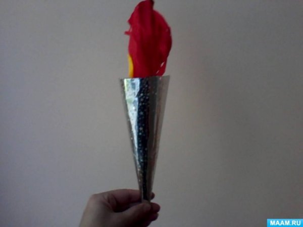Олимпийский факел из бумаги