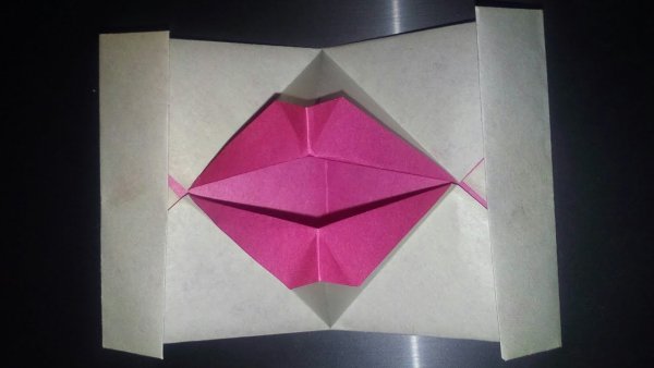 Оригами губы