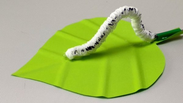 Гусеница из бумаги