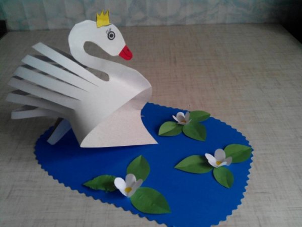 Поделка лебедь из бумаги для детей