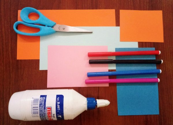 Цветная бумага клей ножницы фломастеры