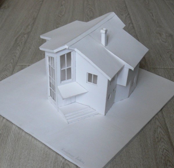 Модель дома из картона