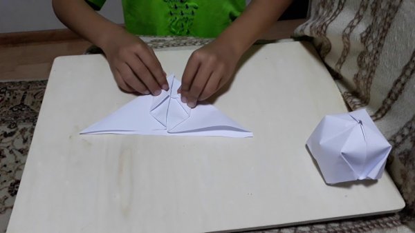Оригами бомбочка из бумаги