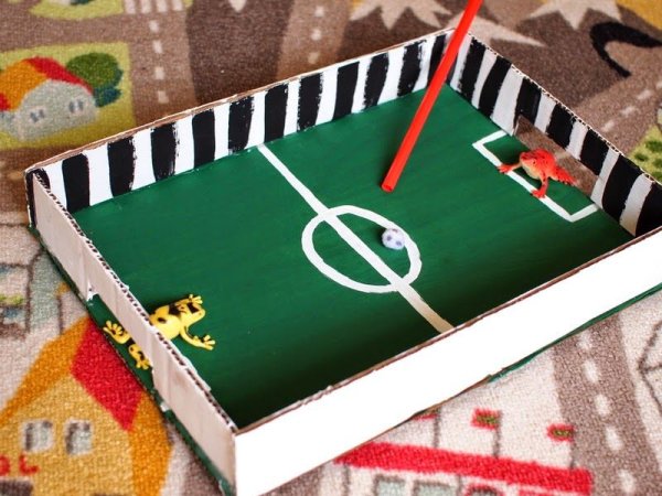 Поделка футбол из картонной коробки