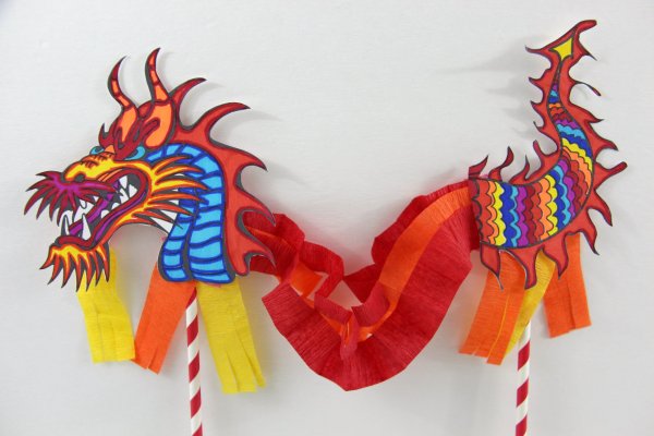 Китайский дракон из бумаги