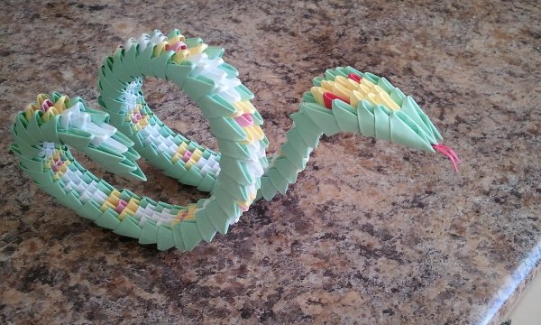 Змея из бумажных модулей