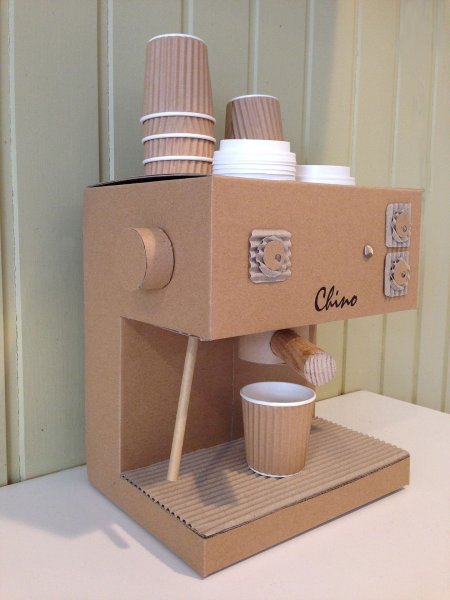 Кофеварка из картонной коробки