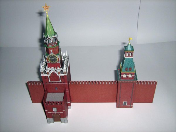 Спасская башня Московского Кремля макет