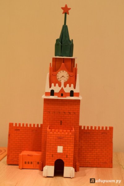 Спасская башня Московского Кремля из пластилина