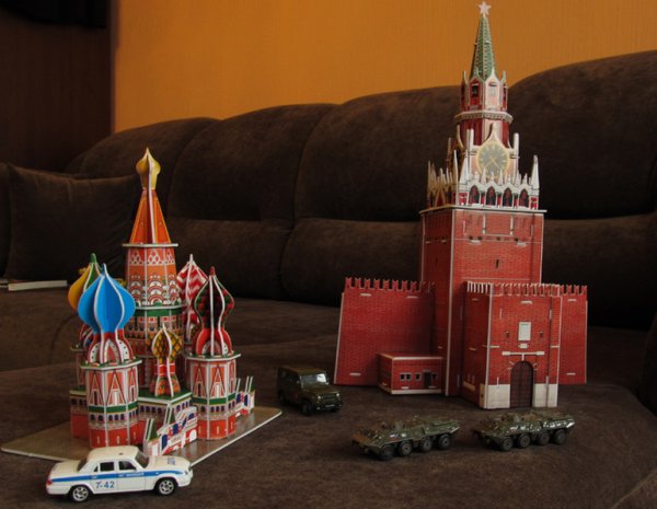 Сборная модель умная бумага Спасская башня Московского Кремля