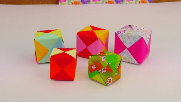 Поделка оригами из бумаги кубики