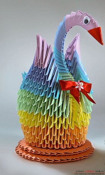 Модульное оригами Радужный лебедь