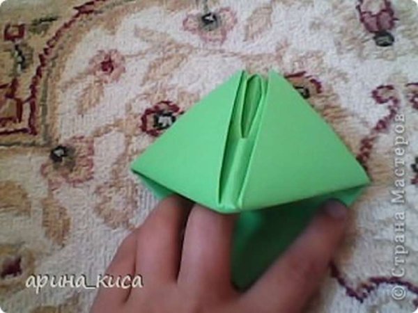 Оригами квакающая лягушка из бумаги