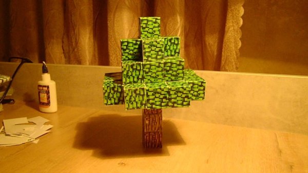 Бумажный майнкрафт дерево