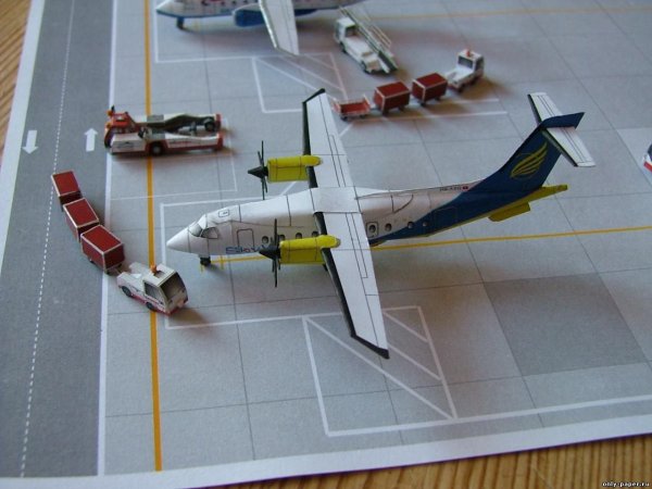 Картонная модель самолета